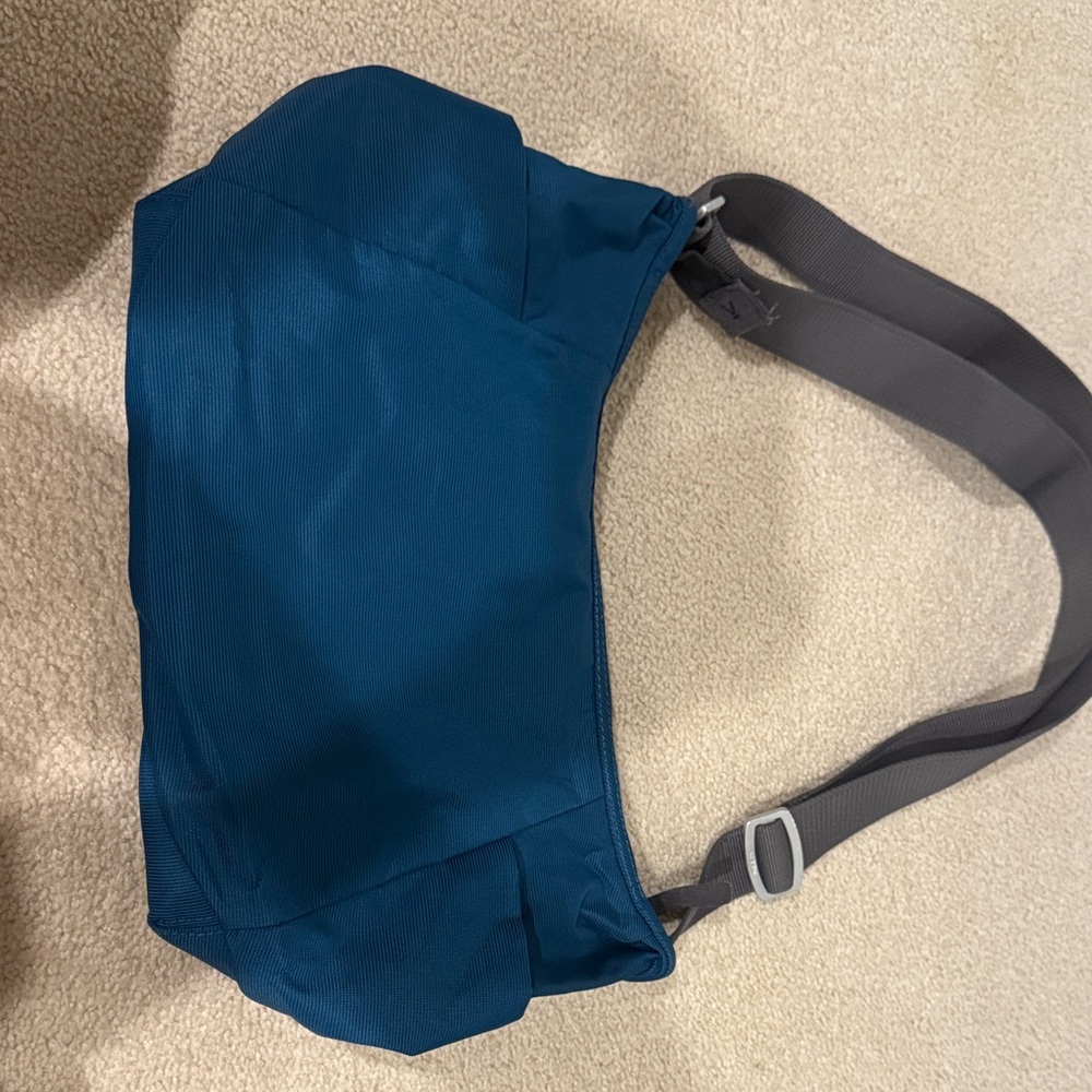 Keen Teal Crossbody Bag with Gray Strap - Picture 3 of 4